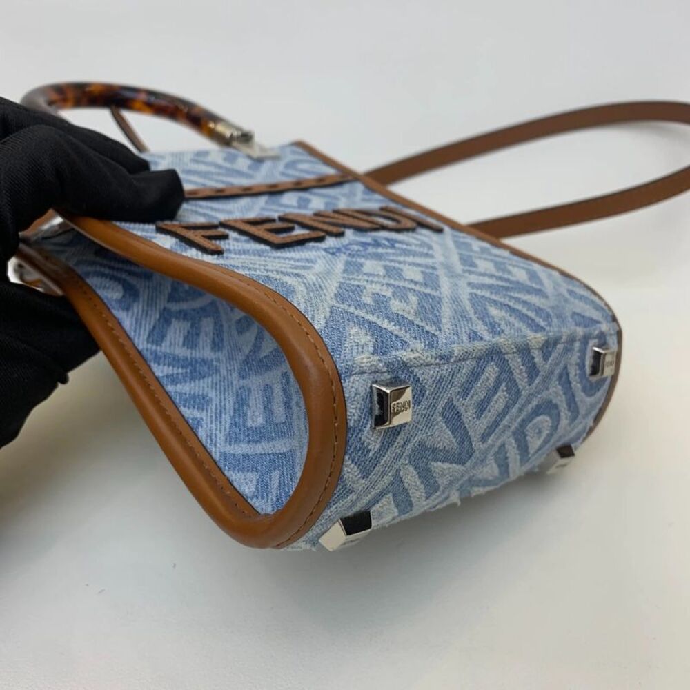 Fendi Women Pre-Loved Bag Very Good Condition - Picture 8 of 9